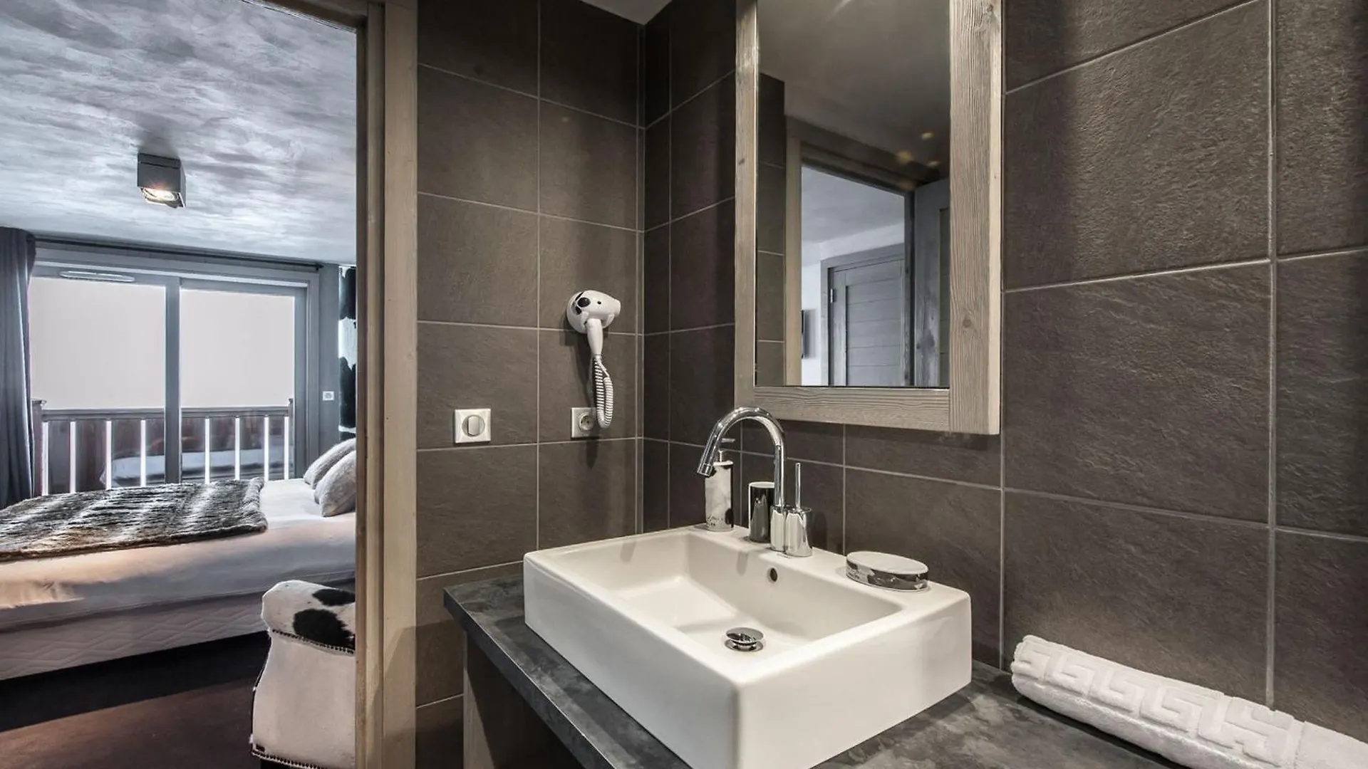 Grand Appartement Raffine Et Design A Courchevel, 5 Chambres, 10 Pers., Proche Remontees Mecaniques - Fr-1-563-14 0*, Courchevel